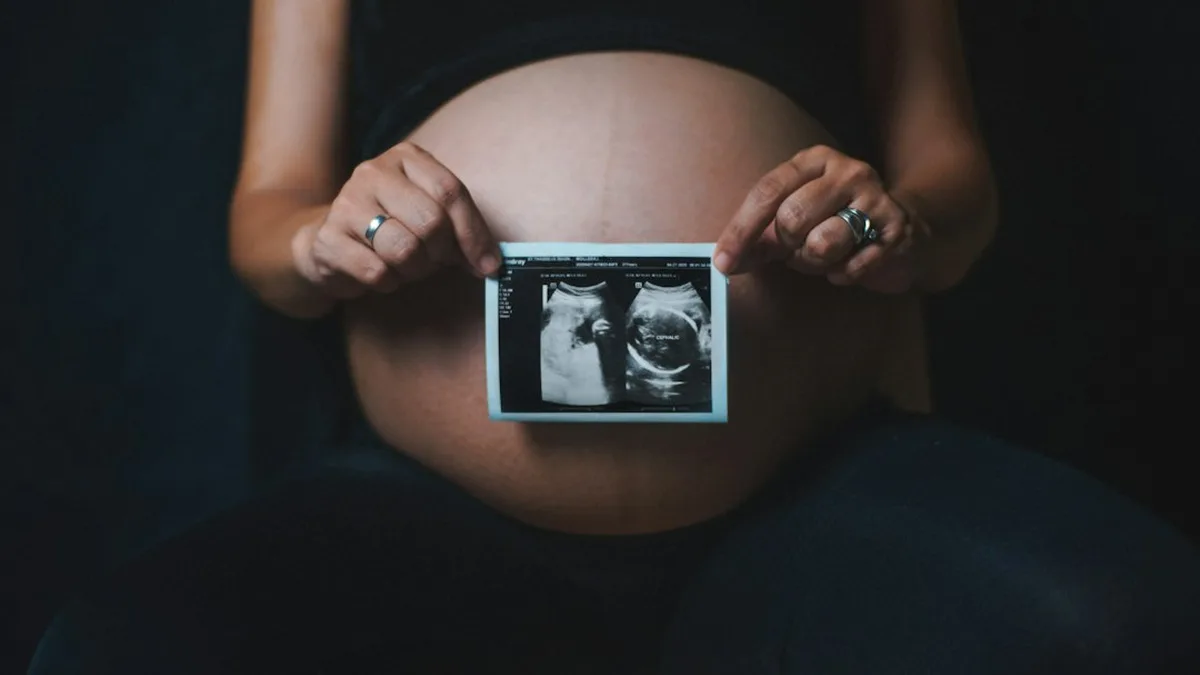 Ou se trouve bébé dans le ventre à 1 mois